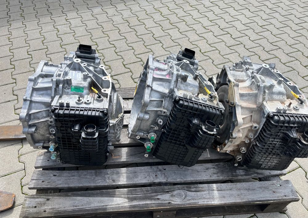 Skrzynia biegów Fiat Ducato automat nowy model - صندوق التروس - شاحنة توصيل مغلقة: صورة 1 Skrzynia biegów Fiat Ducato automat nowy model - صندوق التروس - شاحنة توصيل مغلقة: صورة 1