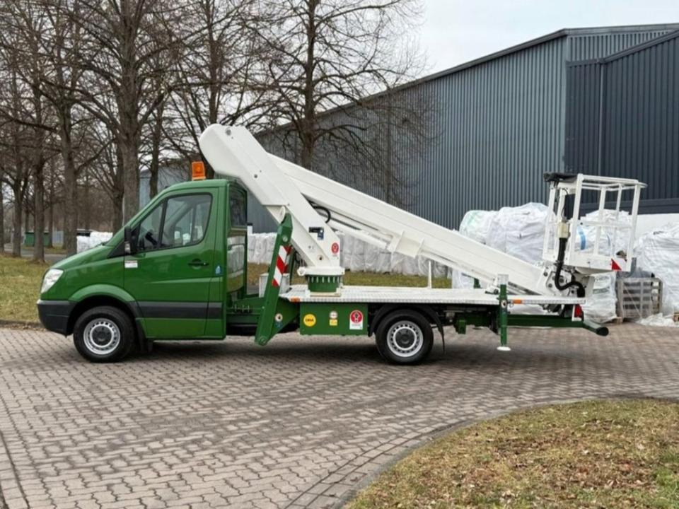 Arbeitsbühne Hubsteiger Hebebühne Mieten Leihen 3,5t 22m - منصة محمولة مثبتة على الشاحنة: صورة 3 Arbeitsbühne Hubsteiger Hebebühne Mieten Leihen 3,5t 22m - منصة محمولة مثبتة على الشاحنة: صورة 3