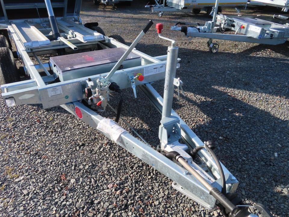 Böckmann PKW-Anhänger Elektro-Dreiseitenkipper 3,5 to Stahlbord. - مقطورة قلابة: صورة 4 Böckmann PKW-Anhänger Elektro-Dreiseitenkipper 3,5 to Stahlbord. - مقطورة قلابة: صورة 4