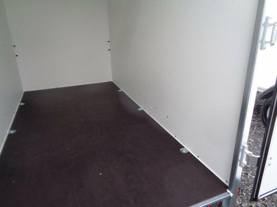 Böckmann PKW-Anhänger Kofferanhänger 2,0 to. 100 km/h - مقطورة بصندوق مغلق: صورة 5 Böckmann PKW-Anhänger Kofferanhänger 2,0 to. 100 km/h - مقطورة بصندوق مغلق: صورة 5