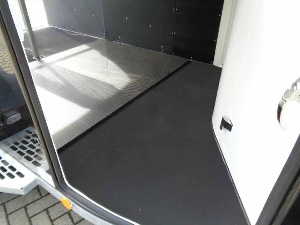 عربة نقل خيل Böckmann, Pferdeanhänger,  Grand Master, WCF,Aluboden, 100 km/h: صورة 11 عربة نقل خيل Böckmann, Pferdeanhänger,  Grand Master, WCF,Aluboden, 100 km/h: صورة 11