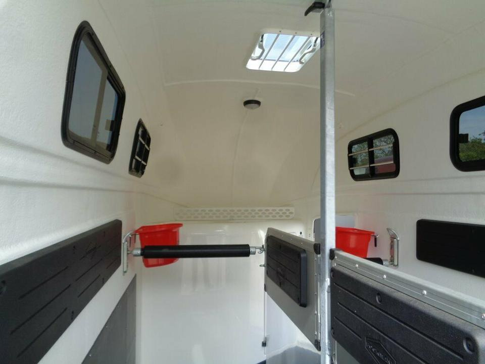 عربة نقل خيل Böckmann, Pferdeanhänger,  Grand Master, WCF,Aluboden, 100 km/h: صورة 7 عربة نقل خيل Böckmann, Pferdeanhänger,  Grand Master, WCF,Aluboden, 100 km/h: صورة 7