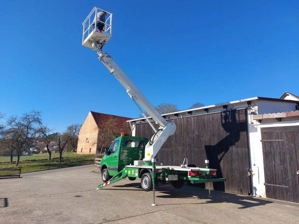 Mercedes Wumag Arbeitsbühne Hubsteiger Hebebühne 3,5t 22m - منصة محمولة مثبتة على الشاحنة: صورة 4 Mercedes Wumag Arbeitsbühne Hubsteiger Hebebühne 3,5t 22m - منصة محمولة مثبتة على الشاحنة: صورة 4