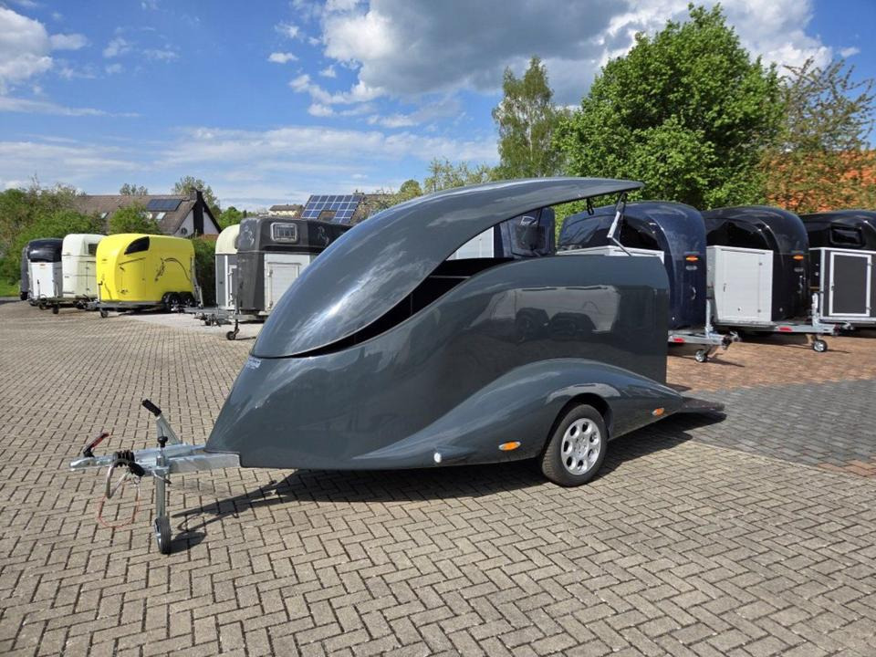 PKW Anhänger geschlossen Motorrad Mieten Leihen 1000kg 100km/h - مقطورة دراجة نارية: صورة 3 PKW Anhänger geschlossen Motorrad Mieten Leihen 1000kg 100km/h - مقطورة دراجة نارية: صورة 3