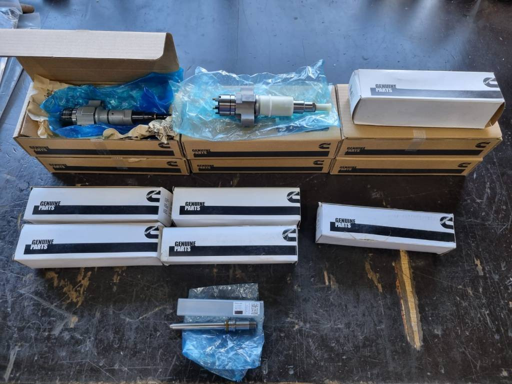Cummins QSL 9 Tier 4 interim - Tier 4 Final - Stage 5 injectors - حاقن - آلة التعامل مع النفايات: صورة 1 Cummins QSL 9 Tier 4 interim - Tier 4 Final - Stage 5 injectors - حاقن - آلة التعامل مع النفايات: صورة 1