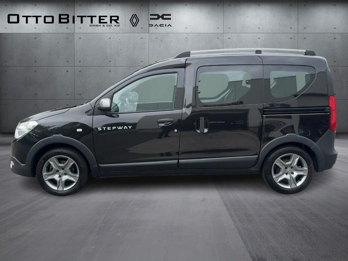 Dacia Dokker Stepway TCe130 ANHÄNGERKUPPLUNG/WINTERR - ميكروباص: صورة 2 Dacia Dokker Stepway TCe130 ANHÄNGERKUPPLUNG/WINTERR - ميكروباص: صورة 2