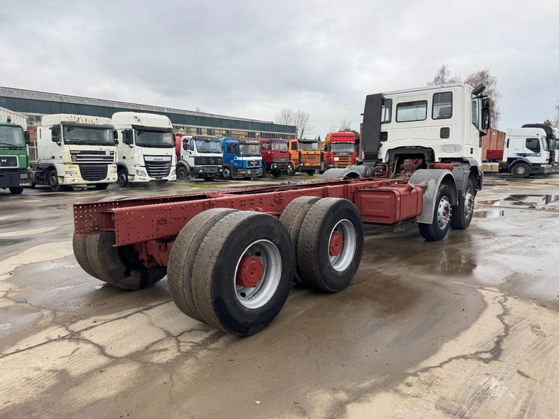 Iveco Eurotrakker 340 E 34 (GRAND PONT / LAMES / POMPE MANUELLE / BOITE MANUELLE / 12 ROUES) - شاحنة بهيكل معدني للمقصورة: صورة 5 Iveco Eurotrakker 340 E 34 (GRAND PONT / LAMES / POMPE MANUELLE / BOITE MANUELLE / 12 ROUES) - شاحنة بهيكل معدني للمقصورة: صورة 5