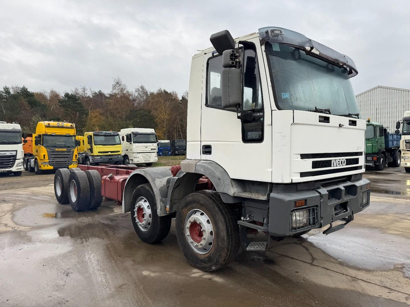 Iveco Eurotrakker 340 E 34 (GRAND PONT / LAMES / POMPE MANUELLE / BOITE MANUELLE / 12 ROUES) - شاحنة بهيكل معدني للمقصورة: صورة 3 Iveco Eurotrakker 340 E 34 (GRAND PONT / LAMES / POMPE MANUELLE / BOITE MANUELLE / 12 ROUES) - شاحنة بهيكل معدني للمقصورة: صورة 3