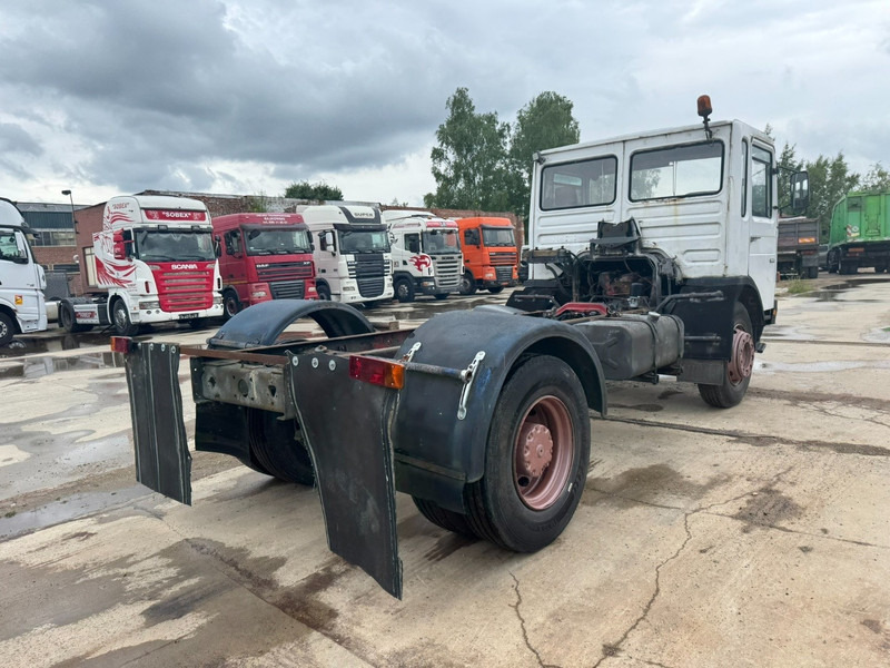 MAN 16.170 (BIG AXLE / STEEL SUSPENSION / 6 CYLINDER WITH MANUAL PUMP) - مقطورة السحب: صورة 5 MAN 16.170 (BIG AXLE / STEEL SUSPENSION / 6 CYLINDER WITH MANUAL PUMP) - مقطورة السحب: صورة 5