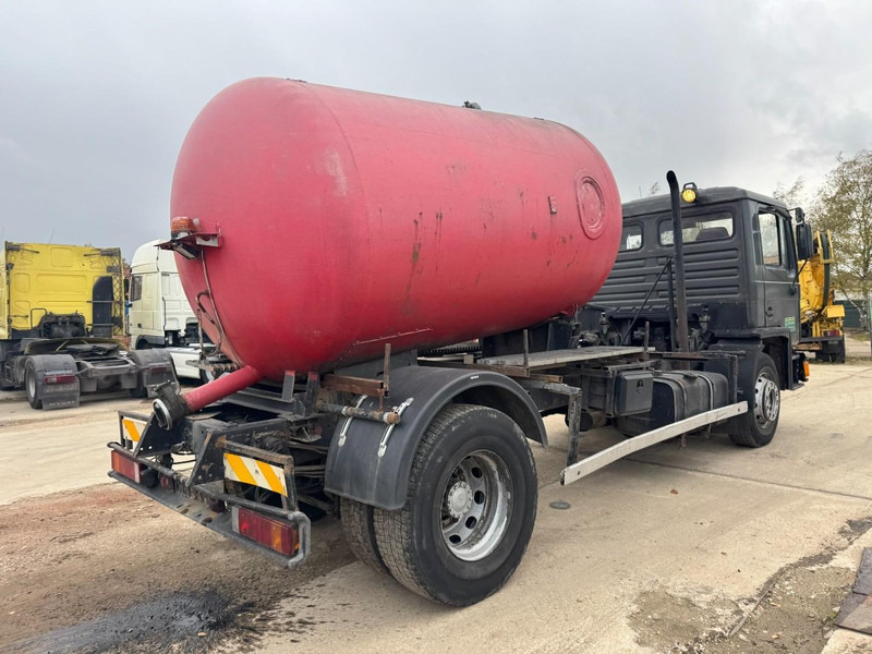 MAN 18.232 (8000 L / 6 CYLINDER WITH MANUAL PUMP / STEEL SUSPENSION) - فراغ شاحنة: صورة 5 MAN 18.232 (8000 L / 6 CYLINDER WITH MANUAL PUMP / STEEL SUSPENSION) - فراغ شاحنة: صورة 5
