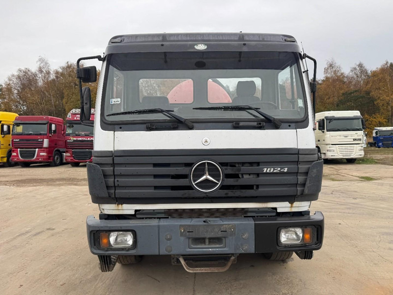 Mercedes-Benz SK 1824 (10.000 L / GRAND PONT / LAMES / V6 MOTEUR / PARFAIT ETAT) - فراغ شاحنة: صورة 2 Mercedes-Benz SK 1824 (10.000 L / GRAND PONT / LAMES / V6 MOTEUR / PARFAIT ETAT) - فراغ شاحنة: صورة 2