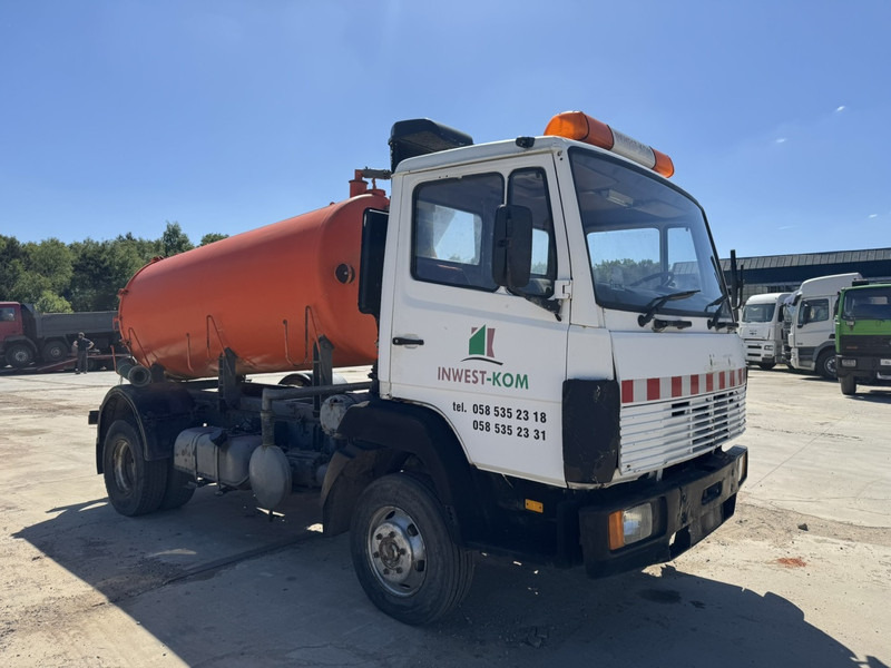 Mercedes-Benz SK 914 (8000 L / STEEL SUSPENSION & MANUAL PUMP / SUSPENSION LAMES & POMPE MANUELLE) - فراغ شاحنة: صورة 3 Mercedes-Benz SK 914 (8000 L / STEEL SUSPENSION & MANUAL PUMP / SUSPENSION LAMES & POMPE MANUELLE) - فراغ شاحنة: صورة 3