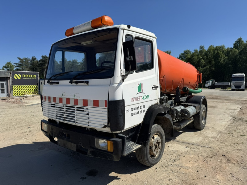 Mercedes-Benz SK 914 (8000 L / STEEL SUSPENSION & MANUAL PUMP / SUSPENSION LAMES & POMPE MANUELLE) - فراغ شاحنة: صورة 1 Mercedes-Benz SK 914 (8000 L / STEEL SUSPENSION & MANUAL PUMP / SUSPENSION LAMES & POMPE MANUELLE) - فراغ شاحنة: صورة 1