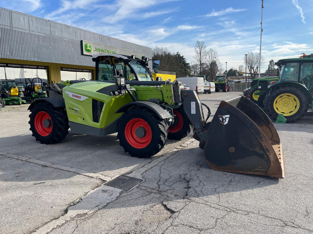 CLAAS TELESCOPICO SCORPION 10.33 - آلة رفع ونقل تلسكوبية: صورة 3 CLAAS TELESCOPICO SCORPION 10.33 - آلة رفع ونقل تلسكوبية: صورة 3