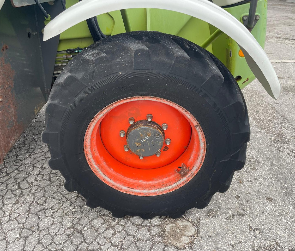 CLAAS TELESCOPICO TARGO K 70 - آلة رفع ونقل تلسكوبية: صورة 5 CLAAS TELESCOPICO TARGO K 70 - آلة رفع ونقل تلسكوبية: صورة 5