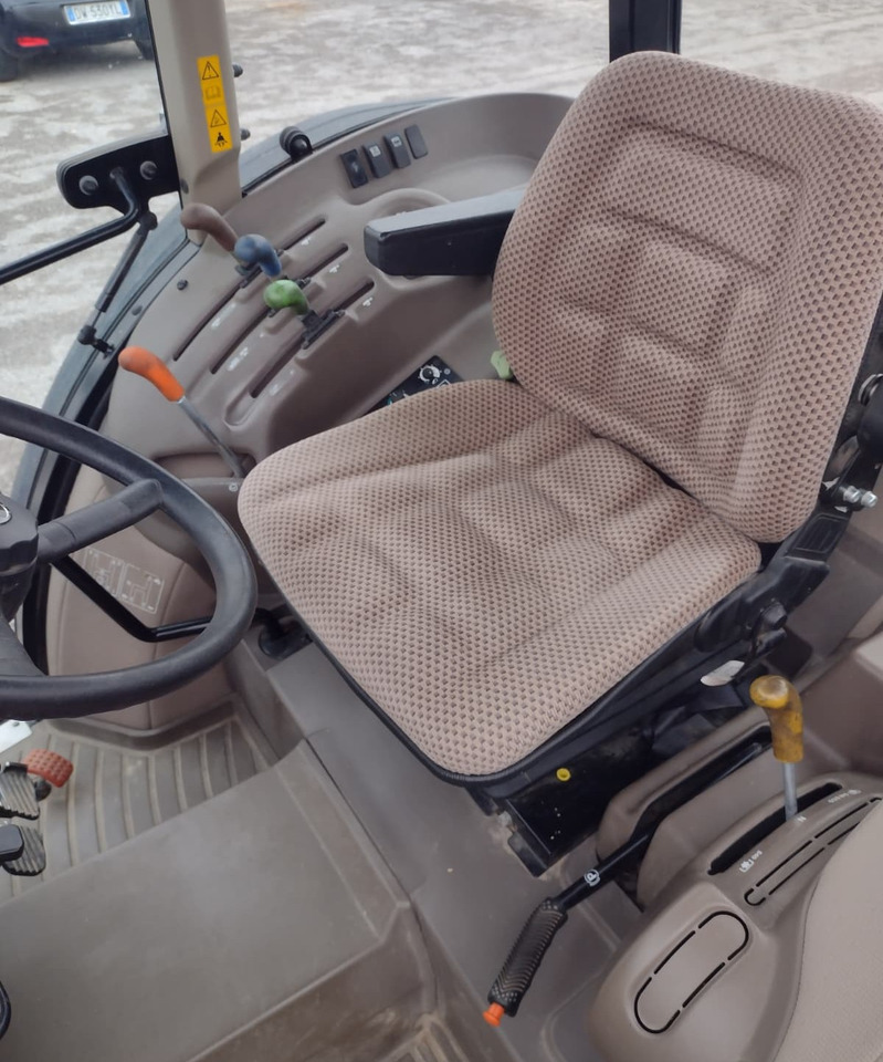 JOHN DEERE 5090 G - جرار: صورة 5 JOHN DEERE 5090 G - جرار: صورة 5