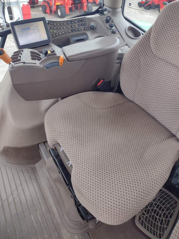 JOHN DEERE 6210 R - جرار: صورة 4 JOHN DEERE 6210 R - جرار: صورة 4