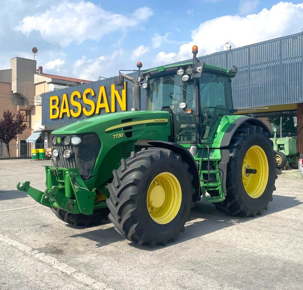 JOHN DEERE 7730 - جرار: صورة 1 JOHN DEERE 7730 - جرار: صورة 1