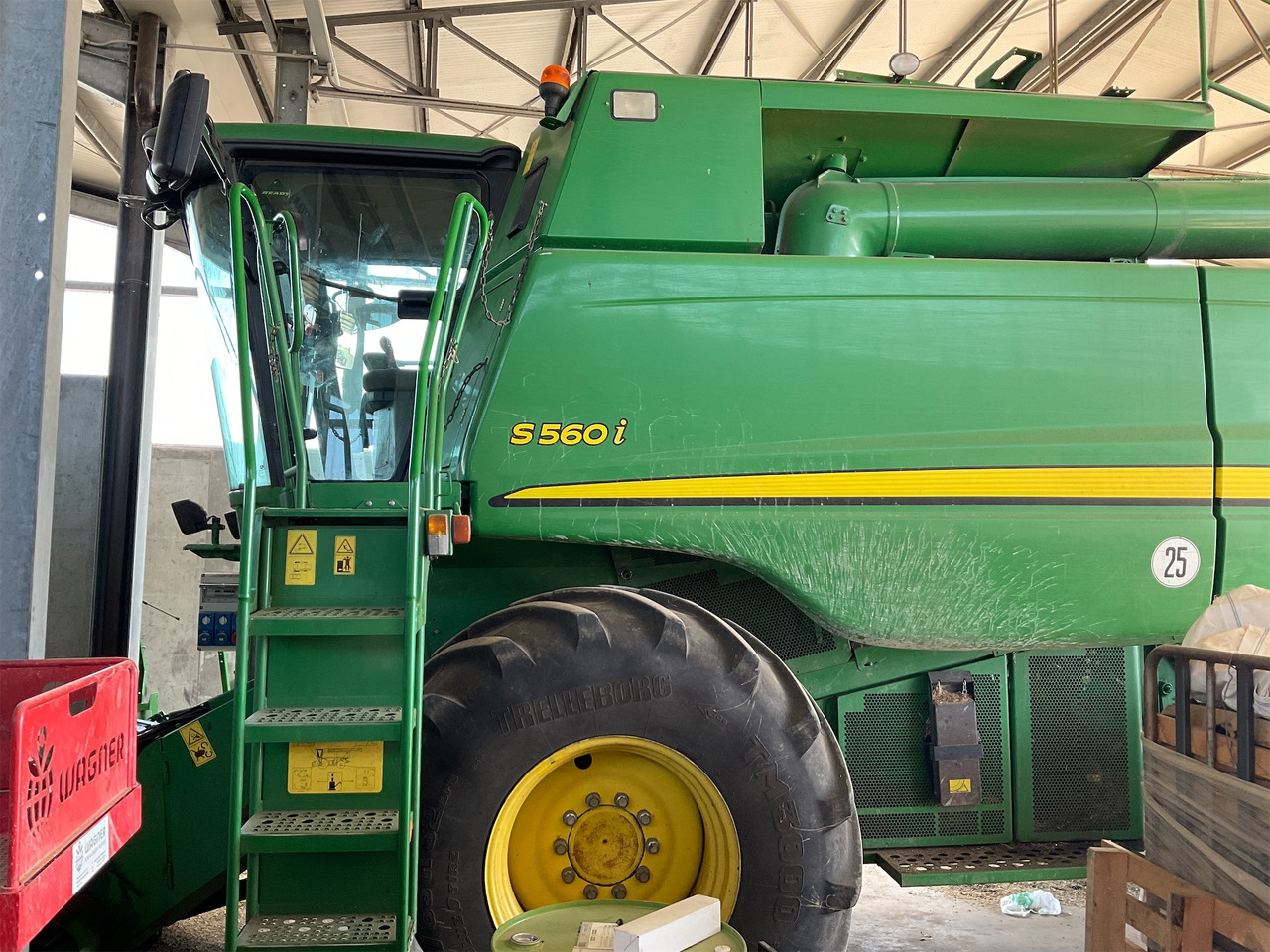 JOHN DEERE MIETITREBBIA S 560 - حصادة: صورة 3 JOHN DEERE MIETITREBBIA S 560 - حصادة: صورة 3