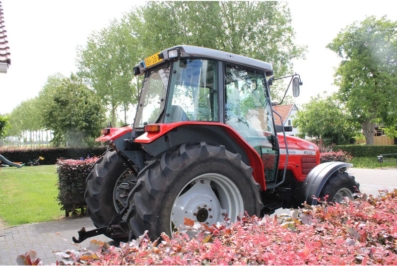 Massey Ferguson 4225 - جرار: صورة 3 Massey Ferguson 4225 - جرار: صورة 3