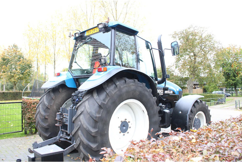New Holland 8360 - جرار: صورة 3 New Holland 8360 - جرار: صورة 3