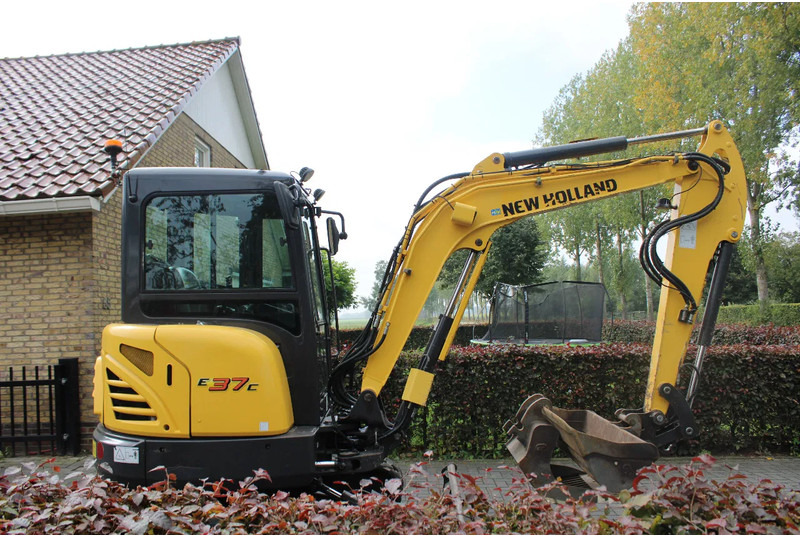 New Holland E37C - رافعة عنكبوتية: صورة 2 New Holland E37C - رافعة عنكبوتية: صورة 2