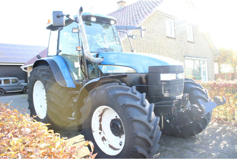 New Holland TM 140 - جرار: صورة 2 New Holland TM 140 - جرار: صورة 2