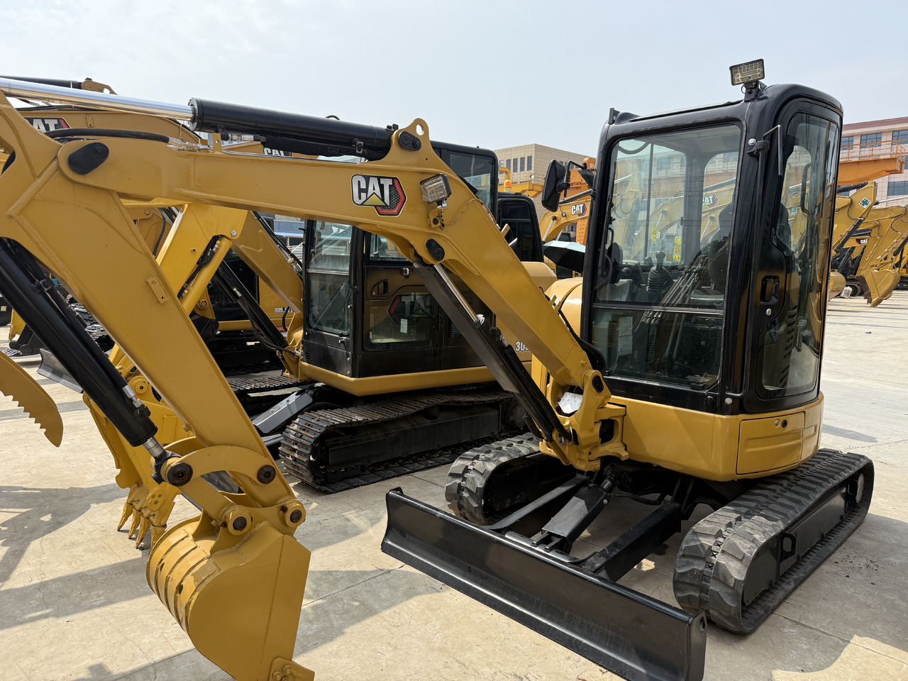 CATERPILLAR 303.5e - حفار صغير: صورة 2 CATERPILLAR 303.5e - حفار صغير: صورة 2