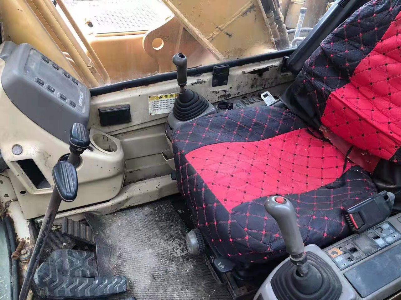 CATERPILLAR Used CAT 320b Excavator - حفار زاحف: صورة 4 CATERPILLAR Used CAT 320b Excavator - حفار زاحف: صورة 4