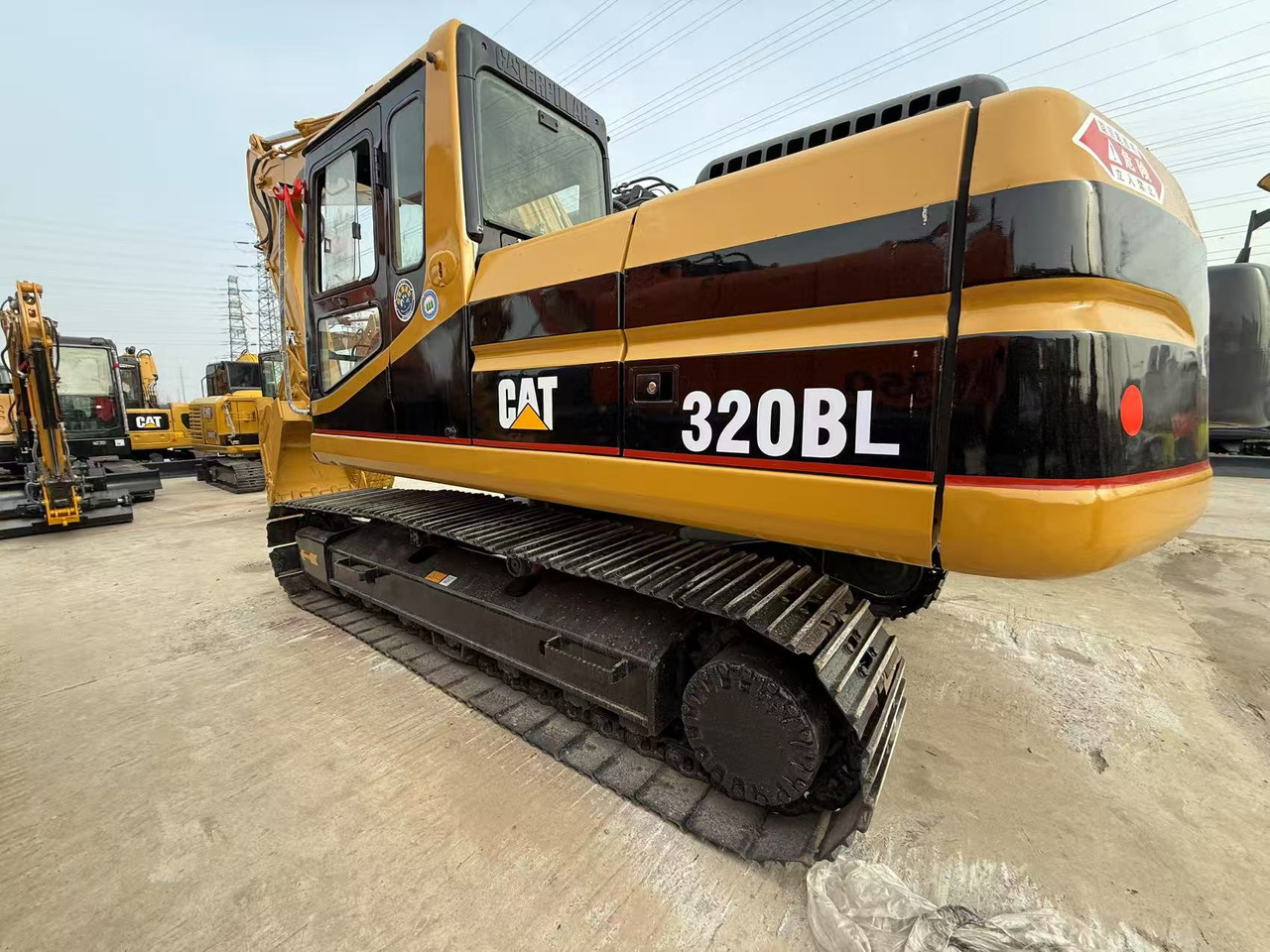 CATERPILLAR used 320b Excavator - حفار زاحف: صورة 3 CATERPILLAR used 320b Excavator - حفار زاحف: صورة 3