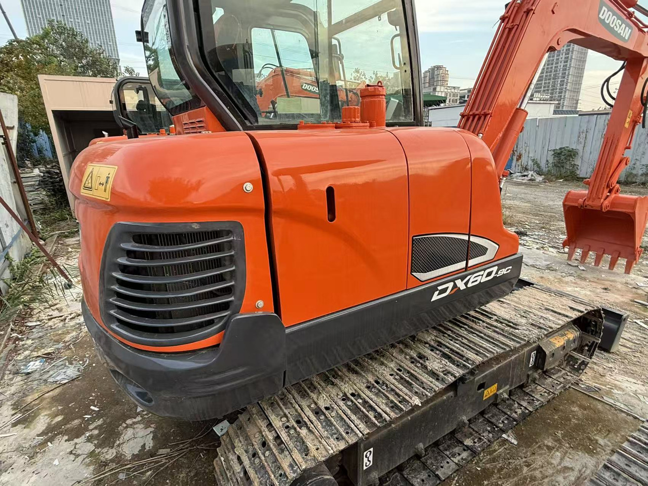 DOOSAN Used large Doosan DX60 excavators, original DX60 used excavators, 6-ton DX60 hydraulic excavators, best-selling at low prices. - حفار صغير: صورة 2 DOOSAN Used large Doosan DX60 excavators, original DX60 used excavators, 6-ton DX60 hydraulic excavators, best-selling at low prices. - حفار صغير: صورة 2