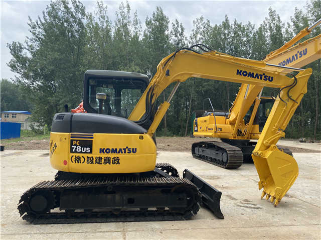 High Quality Used Crawler Excavator komatsu Pc78 Pc128 Pc138 Pc200-8 Pc220-8 Pc240-8 Excavator - حفّار: صورة 3 High Quality Used Crawler Excavator komatsu Pc78 Pc128 Pc138 Pc200-8 Pc220-8 Pc240-8 Excavator - حفّار: صورة 3