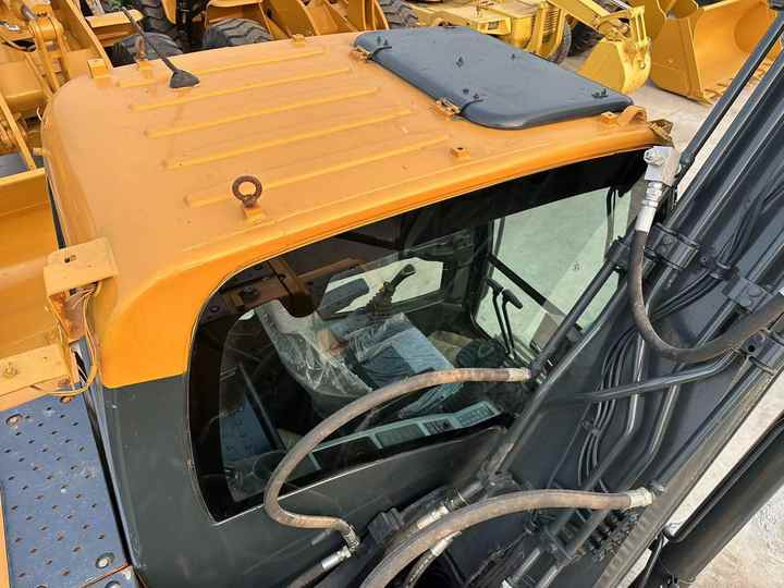 حفّار New Arrival hyundai 150-9 Cralwer Excavator in Stock   Nearly 90% Brand New Korea Brand hyundai 15tons Digger for Sale [ Copy ] [ Copy ]: صورة 6
