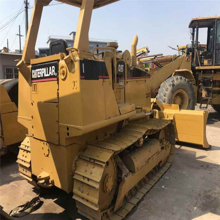 Open Cabin D4c Used Cat Bulldozer , Cat D4 D4h D4g D4m D4k D5m D5g D5h Mini Bulldozer , CAT Dozer - بلدوزر: صورة 1 Open Cabin D4c Used Cat Bulldozer , Cat D4 D4h D4g D4m D4k D5m D5g D5h Mini Bulldozer , CAT Dozer - بلدوزر: صورة 1