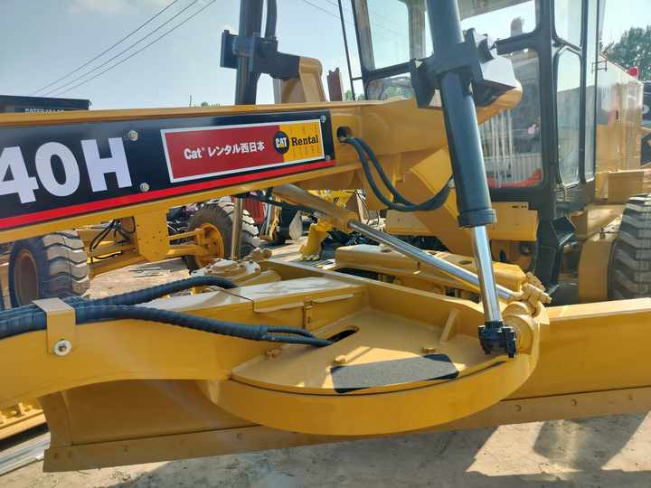 Used CAT 140H Motor Grader From Japan with Excellent Performance Caterpillar 140h in Good Condition for Sale - ماكينة تسوية: صورة 2 Used CAT 140H Motor Grader From Japan with Excellent Performance Caterpillar 140h in Good Condition for Sale - ماكينة تسوية: صورة 2
