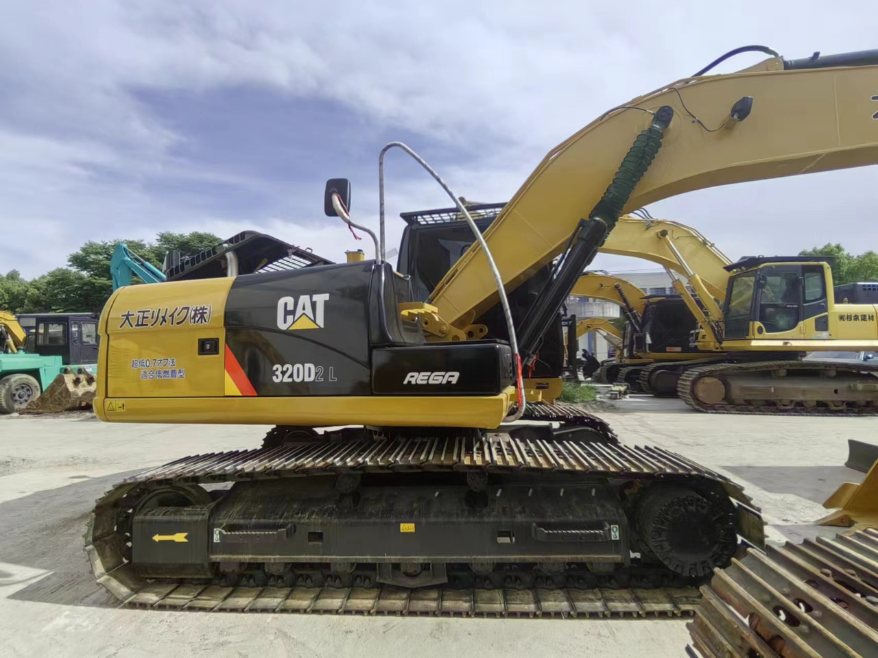 Used Caterpillar 320d excavator for sale at a low price. - حفار زاحف: صورة 1 Used Caterpillar 320d excavator for sale at a low price. - حفار زاحف: صورة 1