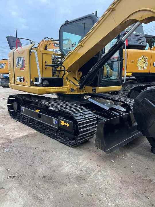 Used Caterpillar CAT 307E2 Crawler Mini Hydraulic Digger Second Hand Cat 307E2 Excavator - حفّار: صورة 2 Used Caterpillar CAT 307E2 Crawler Mini Hydraulic Digger Second Hand Cat 307E2 Excavator - حفّار: صورة 2