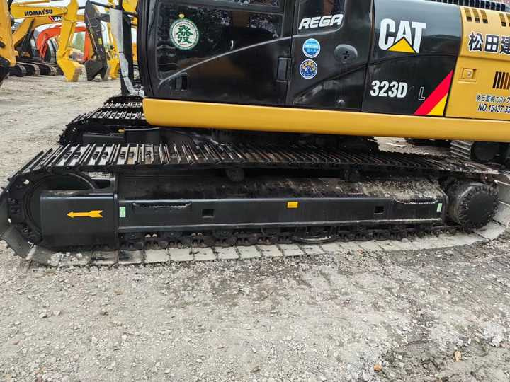 Used Digger CAT 323D2L Construction Machinery Construction Digger Used CAT 323D2L Cheap Excavator - حفار زاحف: صورة 5 Used Digger CAT 323D2L Construction Machinery Construction Digger Used CAT 323D2L Cheap Excavator - حفار زاحف: صورة 5