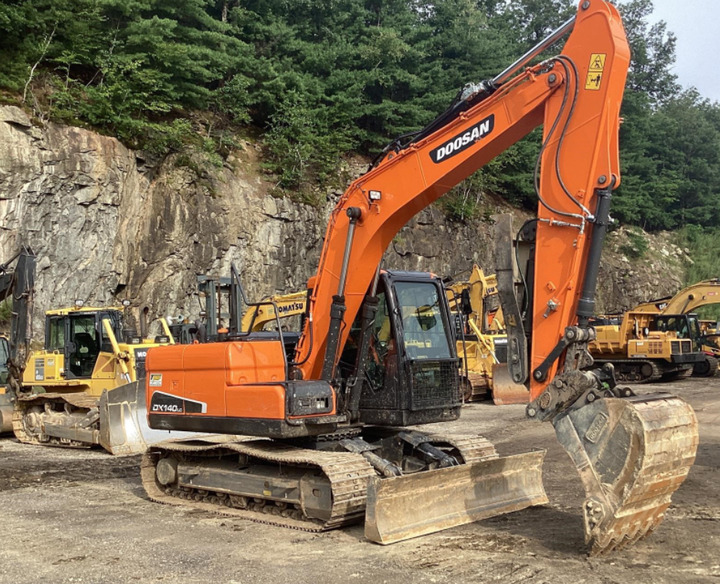 Used Excavator Doosan DX140 Excavators Mini Equipment Earth Moving Machinery Doosan Digger Excavator for Sale - حفار زاحف: صورة 2 Used Excavator Doosan DX140 Excavators Mini Equipment Earth Moving Machinery Doosan Digger Excavator for Sale - حفار زاحف: صورة 2