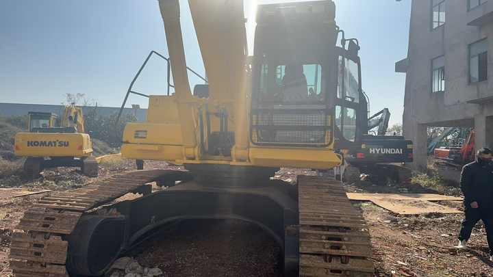 Used Komatsu PC400-7 Large Crawler Excavator Cheap Price Hot Sale Komatsu PC400-7 Widely Used in Mining Earthworks - حفار زاحف: صورة 4 Used Komatsu PC400-7 Large Crawler Excavator Cheap Price Hot Sale Komatsu PC400-7 Widely Used in Mining Earthworks - حفار زاحف: صورة 4