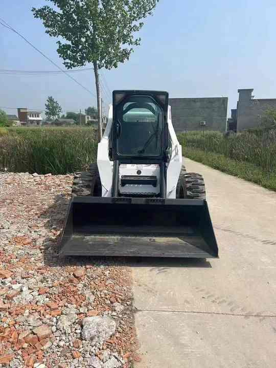 Very Low Price American Brand Used Bobcat S330 Skid Steer Loader with Superior Performance for Sale S160/S180/S300 in Stock - شيول صغير: صورة 2 Very Low Price American Brand Used Bobcat S330 Skid Steer Loader with Superior Performance for Sale S160/S180/S300 in Stock - شيول صغير: صورة 2