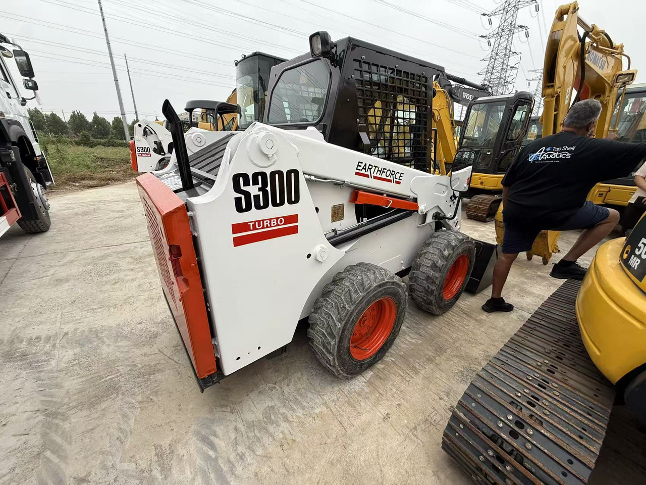 Bobcat s300 - شيول صغير: صورة 5 Bobcat s300 - شيول صغير: صورة 5
