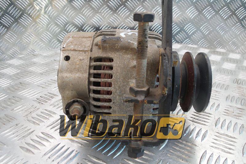 Alternator Denso QSB3.3 600-861-6510/C6008611611 - مبادل - آلات الإنشاء: صورة 1 Alternator Denso QSB3.3 600-861-6510/C6008611611 - مبادل - آلات الإنشاء: صورة 1