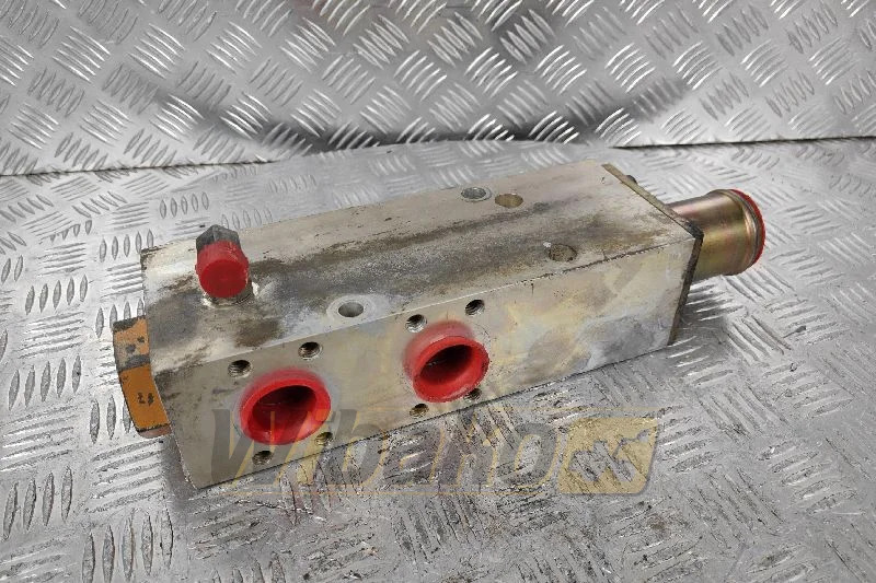 Case 921C - صمام هيدروليكي - آلات الإنشاء: صورة 2 Case 921C - صمام هيدروليكي - آلات الإنشاء: صورة 2
