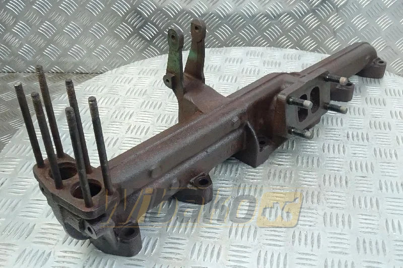 Deutz/Volvo TCD7.8/D8H 04913926/04913924RY - مشعب العادم - آلات الإنشاء: صورة 1 Deutz/Volvo TCD7.8/D8H 04913926/04913924RY - مشعب العادم - آلات الإنشاء: صورة 1