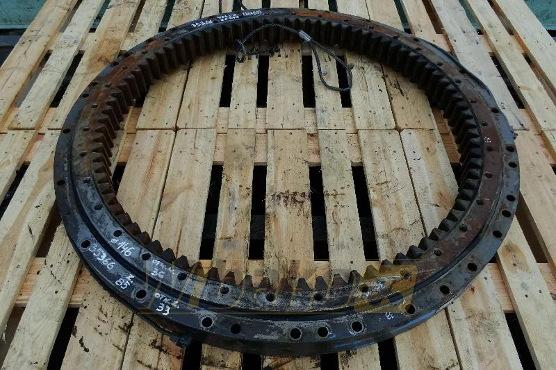 Volvo EC240 - حلقة الدوران - آلات الإنشاء: صورة 1 Volvo EC240 - حلقة الدوران - آلات الإنشاء: صورة 1