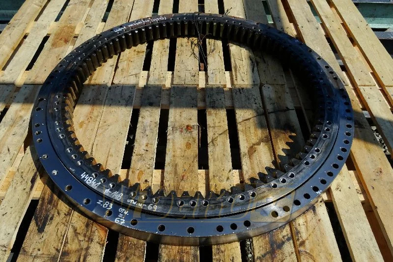 Volvo EC340 - حلقة الدوران - آلات الإنشاء: صورة 1 Volvo EC340 - حلقة الدوران - آلات الإنشاء: صورة 1