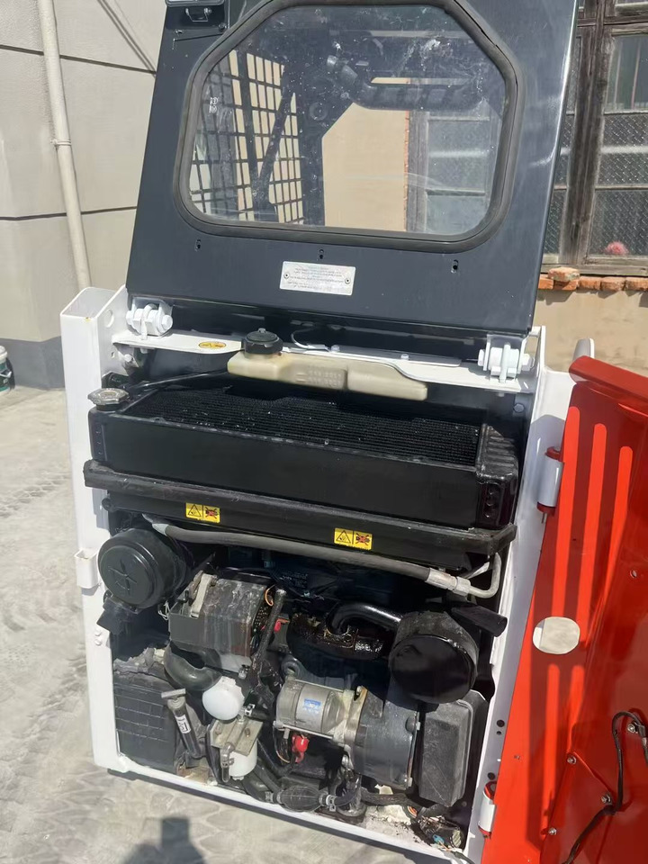 شيول صغير BOBCAT S70: صورة 9