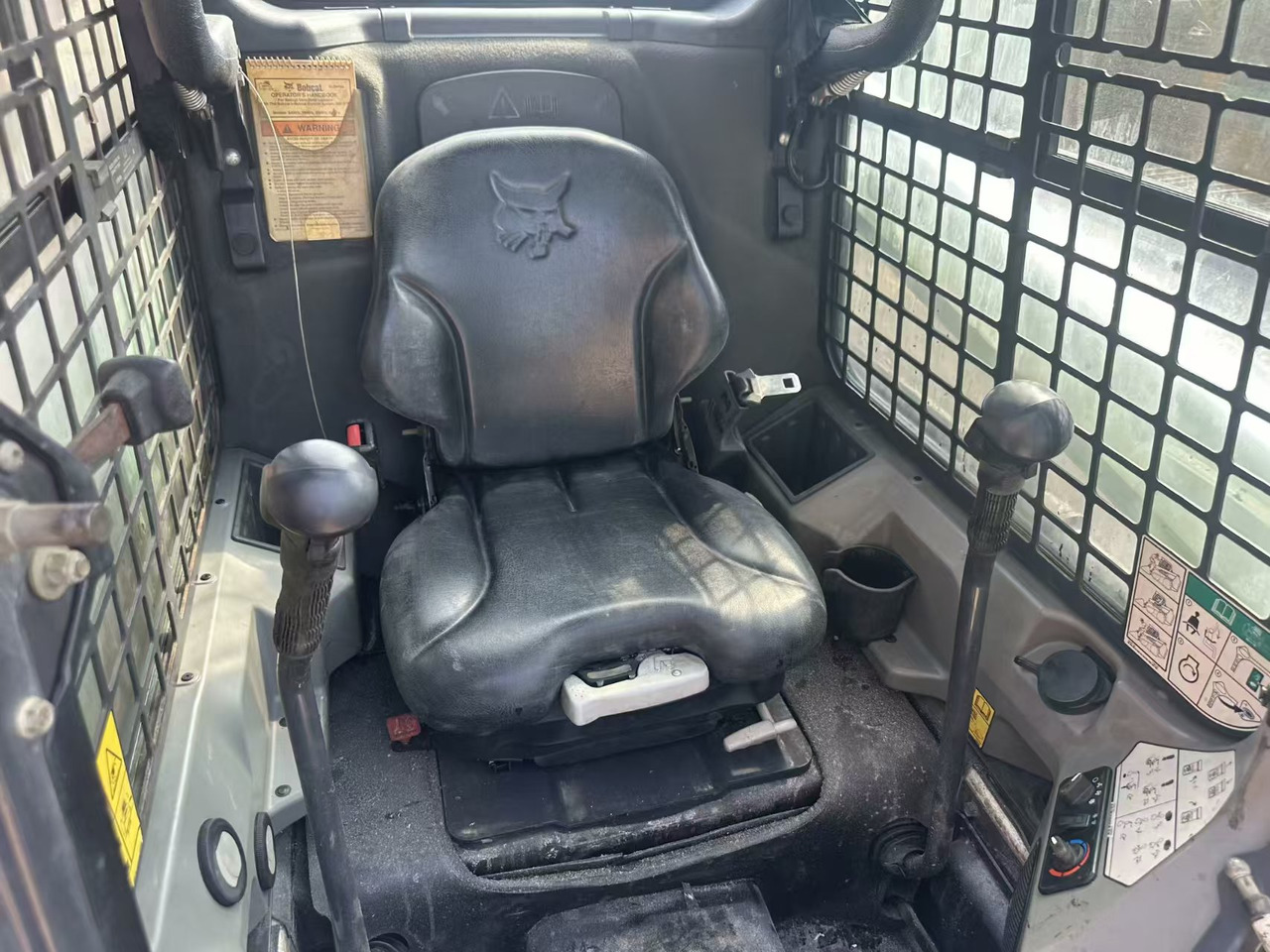 BOBCAT s550 - اللودر بعجل: صورة 2 BOBCAT s550 - اللودر بعجل: صورة 2