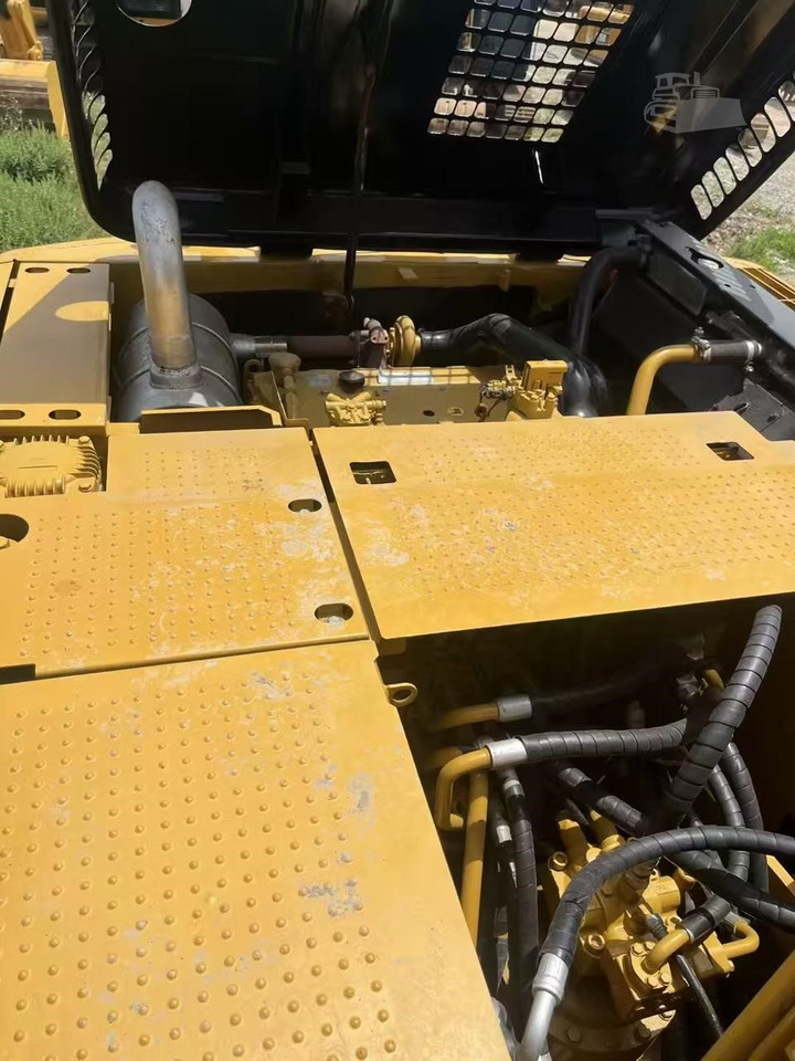 CATERPILLAR 323D2 - حفار زاحف: صورة 4 CATERPILLAR 323D2 - حفار زاحف: صورة 4